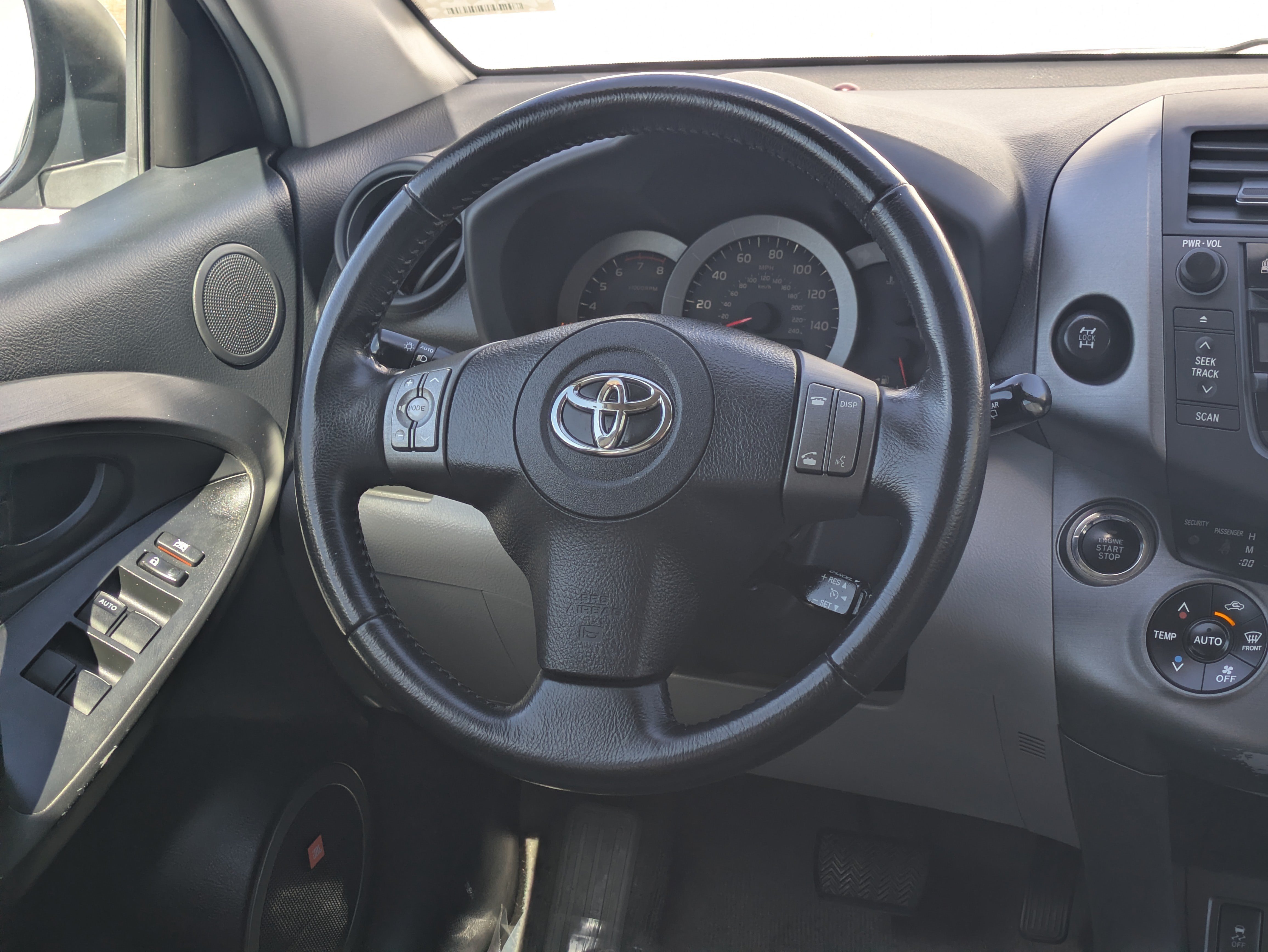 Used 2011 Toyota RAV4 Limited w/ Limited Extra Value Pkg AWD/4WD image 17