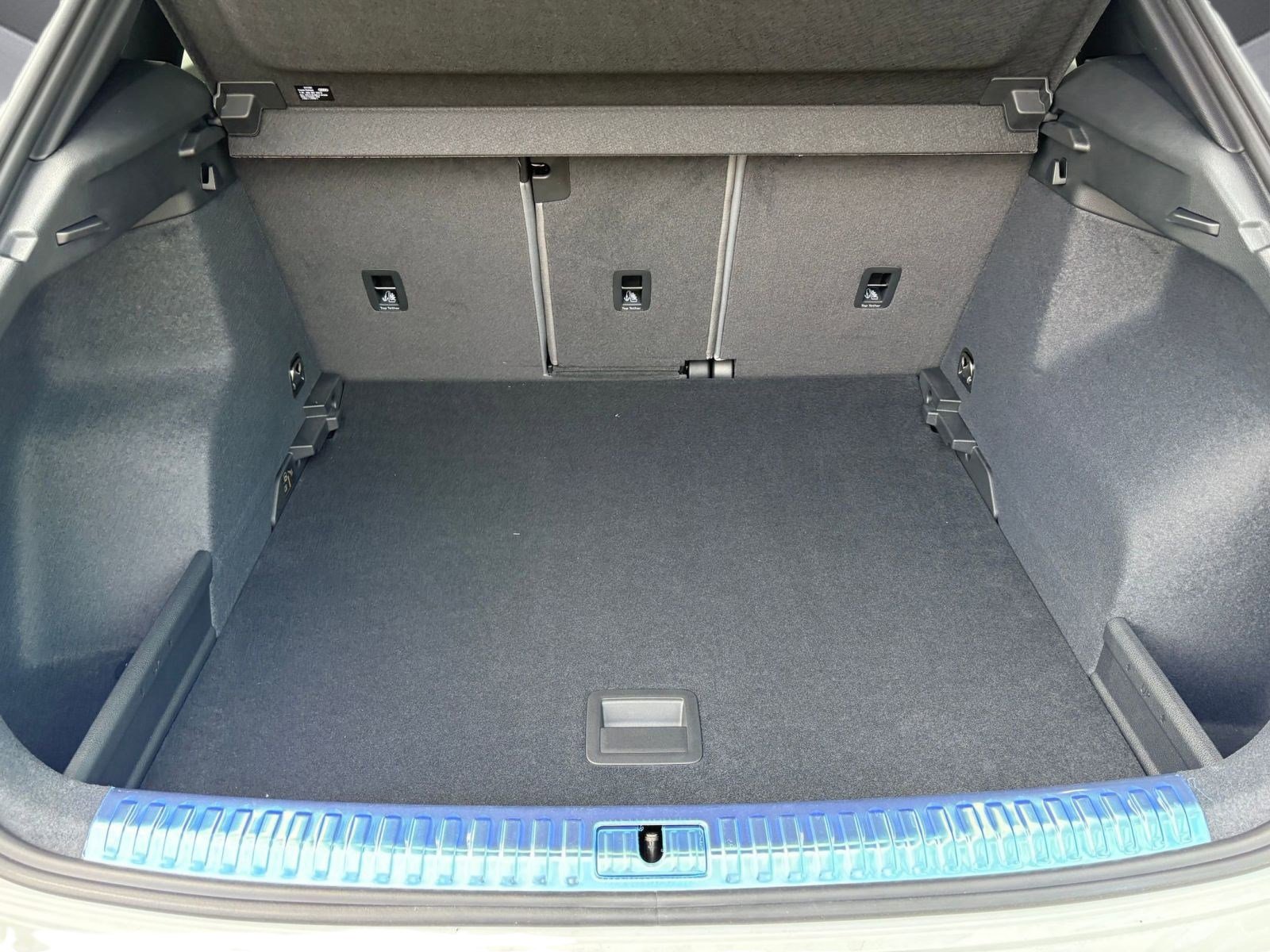 New 2025 Audi Q3 2.0T Premium image 28