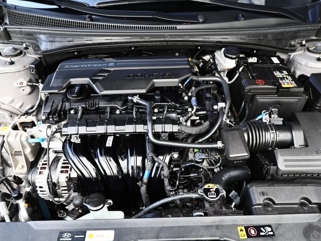 Used 2025 Hyundai Elantra Sport FWD image 29