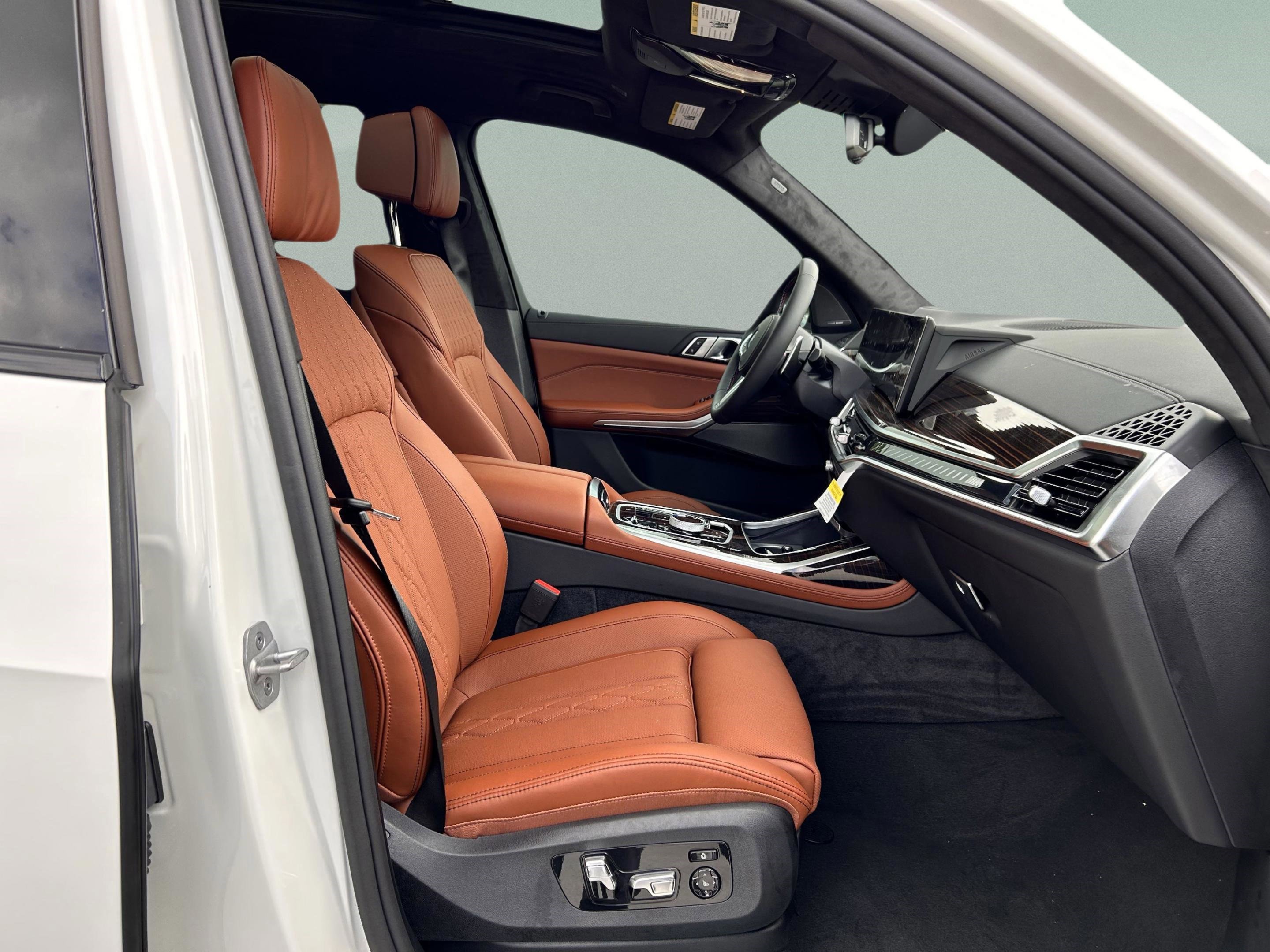 Used 2026 BMW X7 M60i image 27