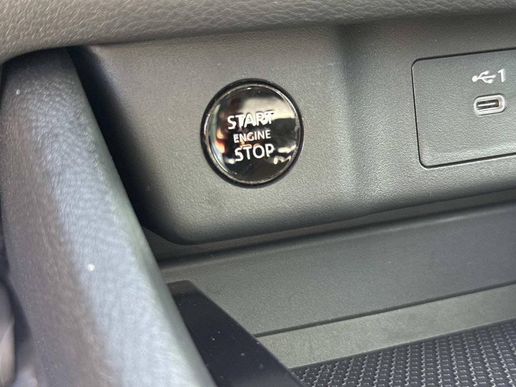 Used 2026 Nissan Rogue SV FWD image 33