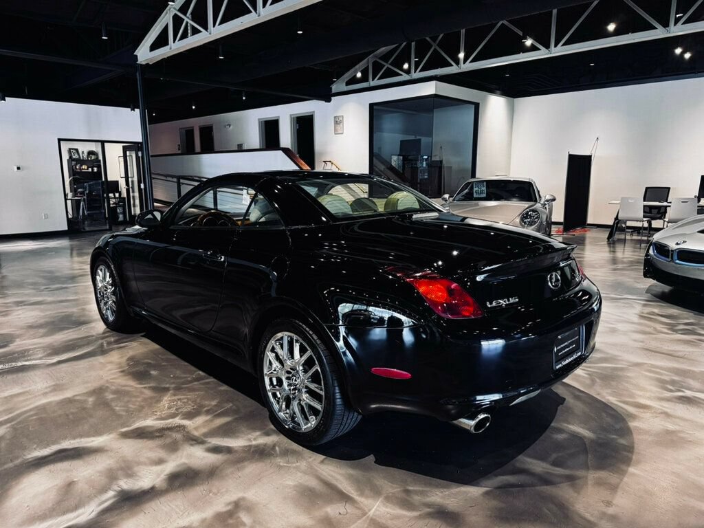 Used 2005 Lexus SC 430 Convertible RWD image 3