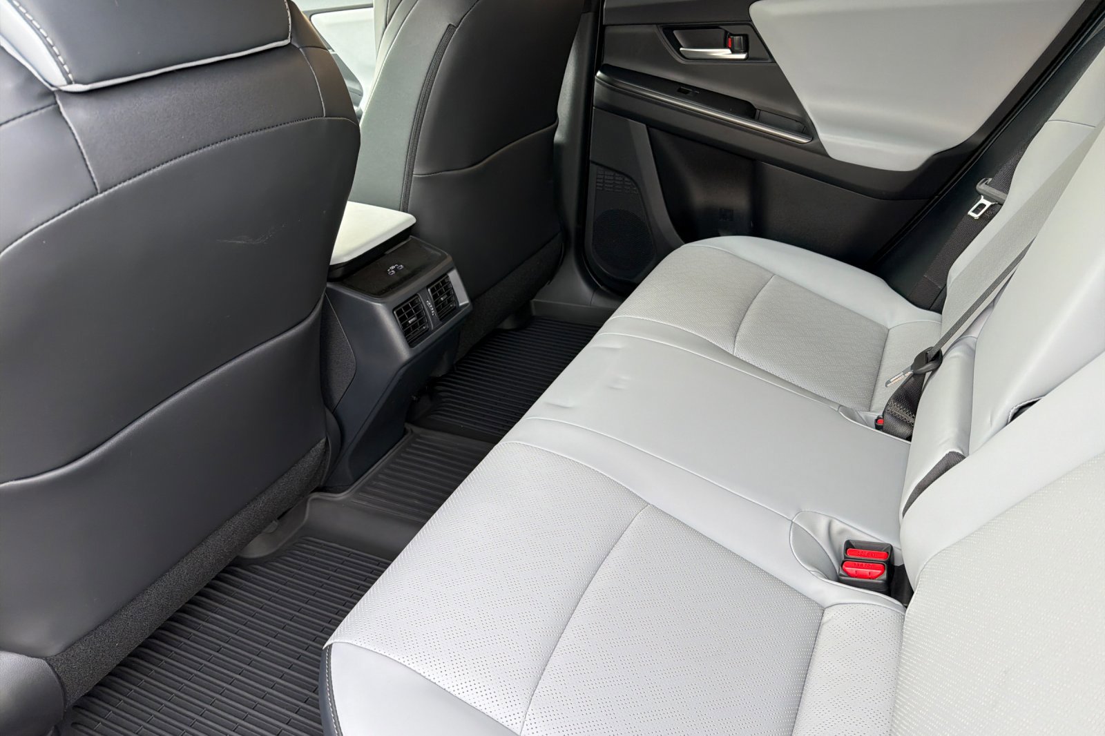 New 2026 Subaru Solterra Premium image 12