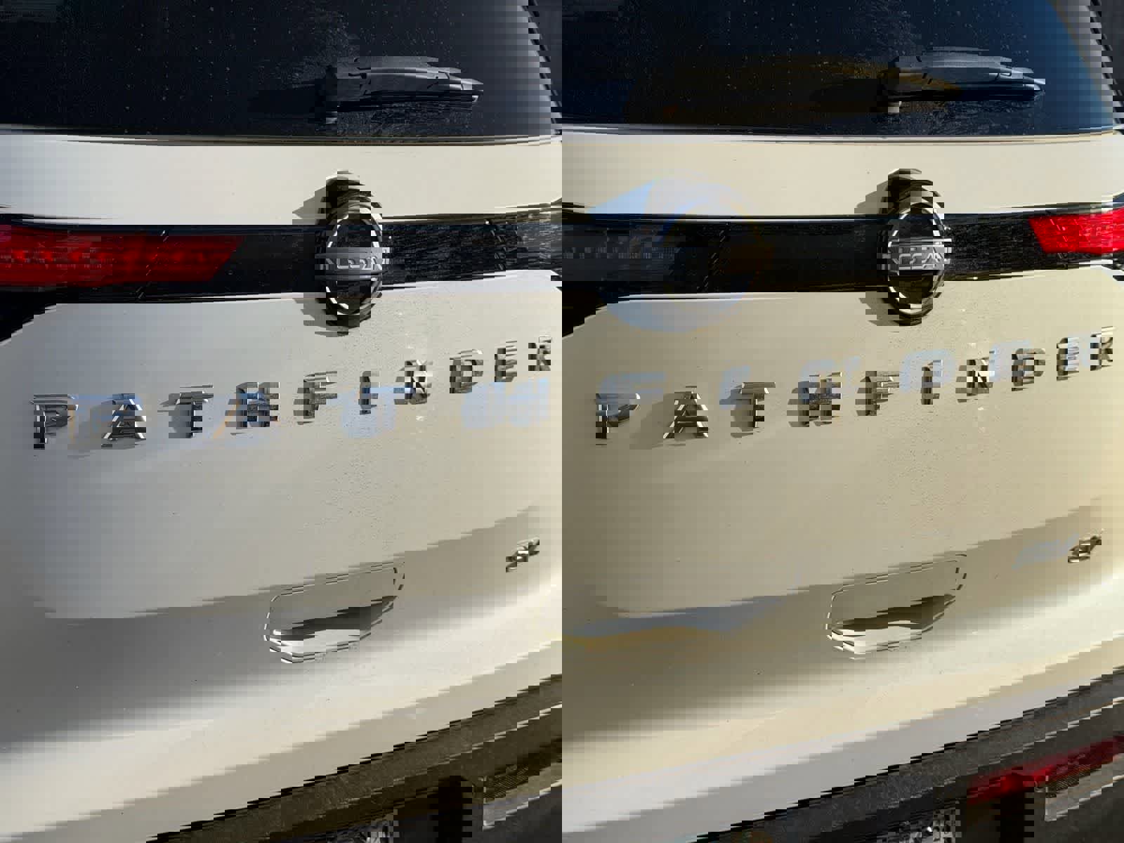 Certified 2022 Nissan Pathfinder SV image 14