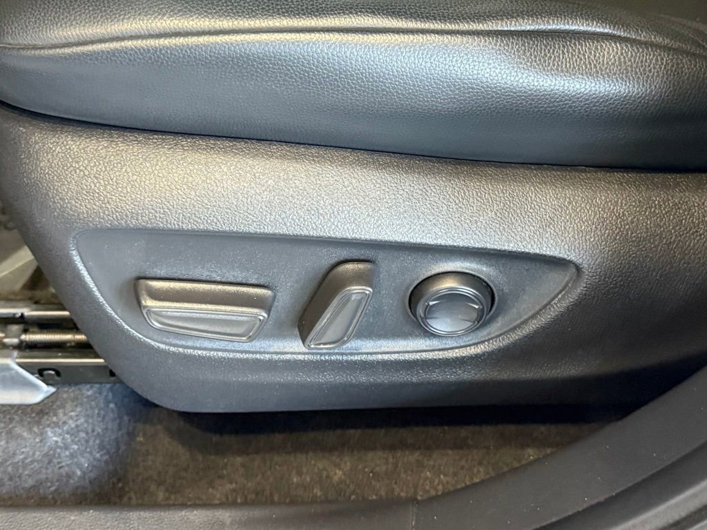 Certified 2023 Toyota Highlander XLE image 21