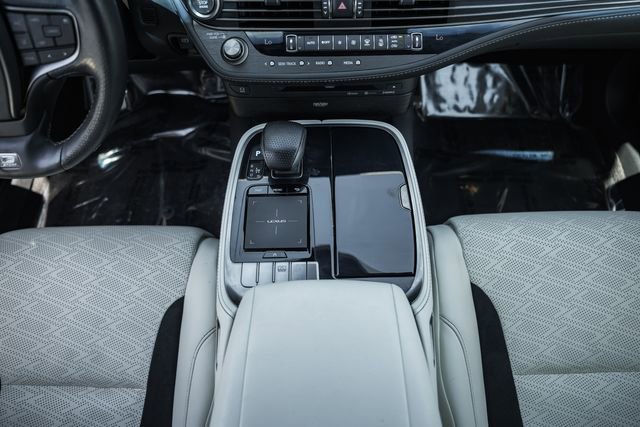 Used 2020 Lexus LS 500 F Sport AWD/4WD image 32