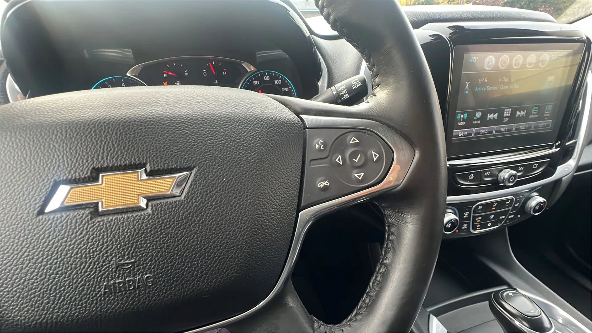 Used 2019 Chevrolet Traverse LT w/ LT Premium Package image 18