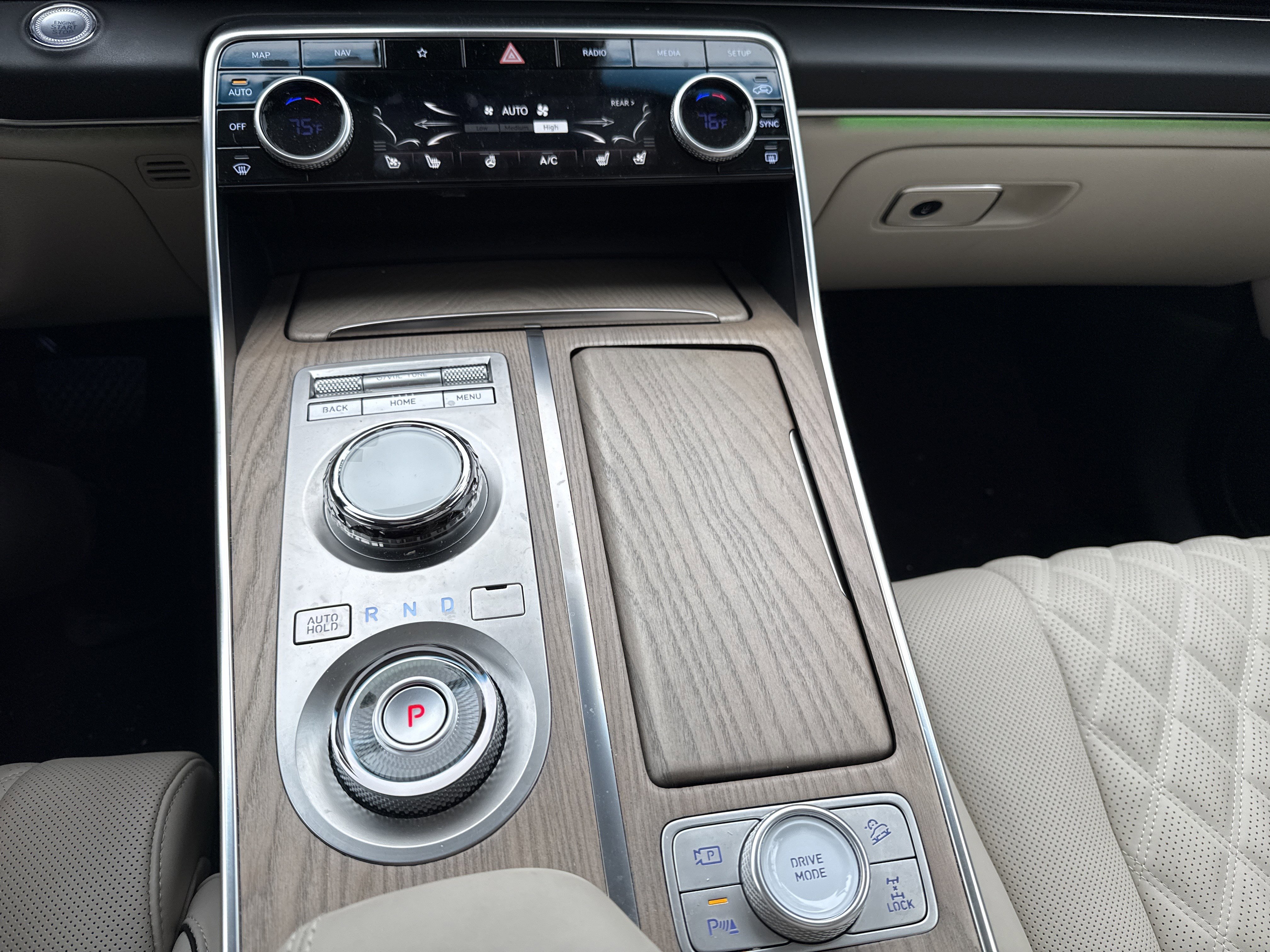 Used 2024 Genesis GV80 3.5T w/ Prestige Package image 18