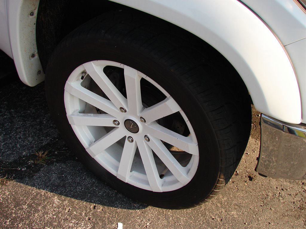 Used 2015 Toyota Tundra 1794 Edition image 3