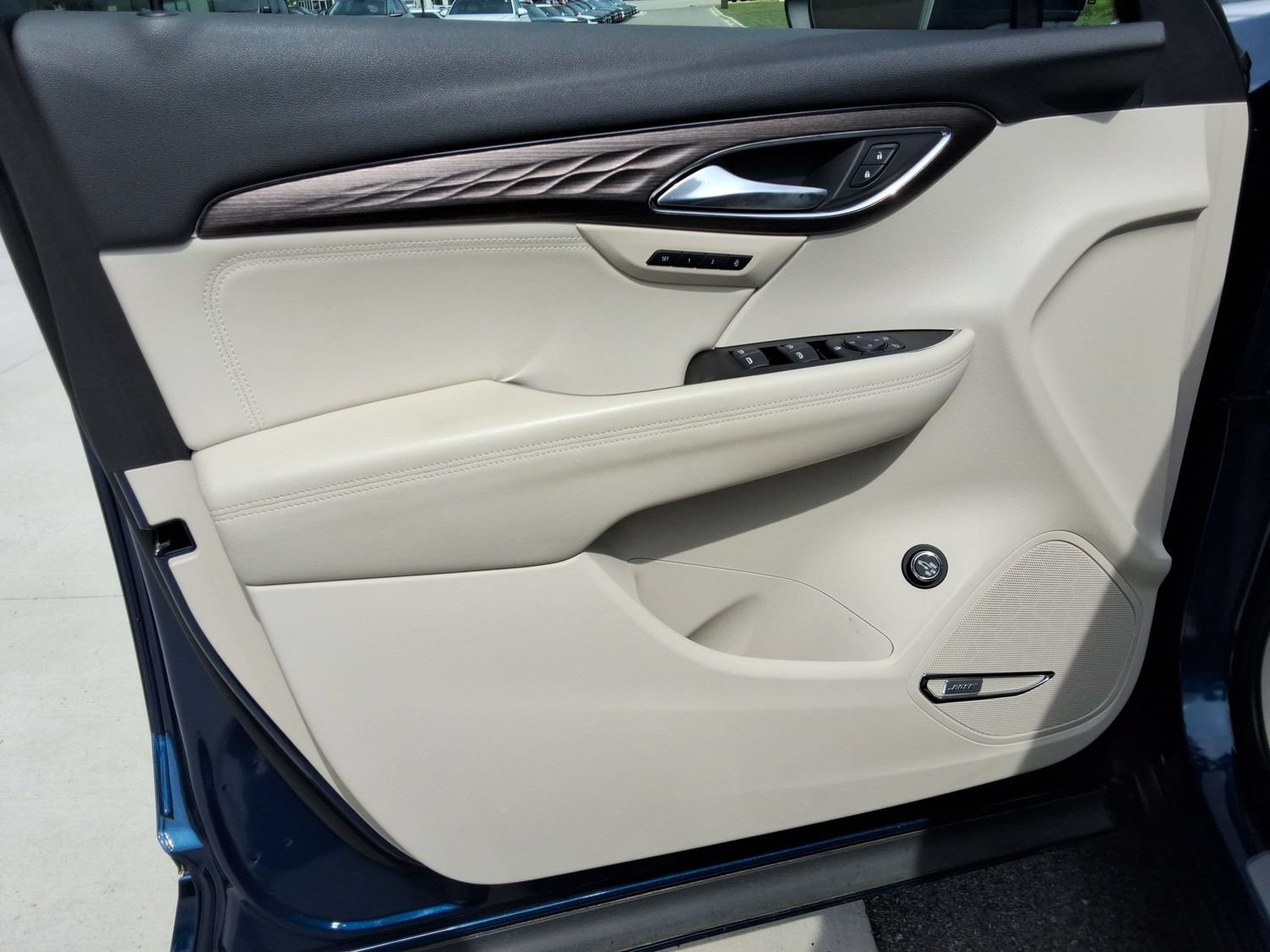 Used 2023 Buick Envision Avenir FWD image 22