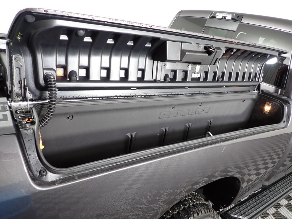 New 2026 RAM 2500 Laramie w/ Night Edition AWD/4WD image 19