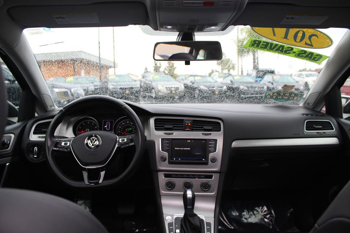 Used 2017 Volkswagen Golf SE FWD image 28