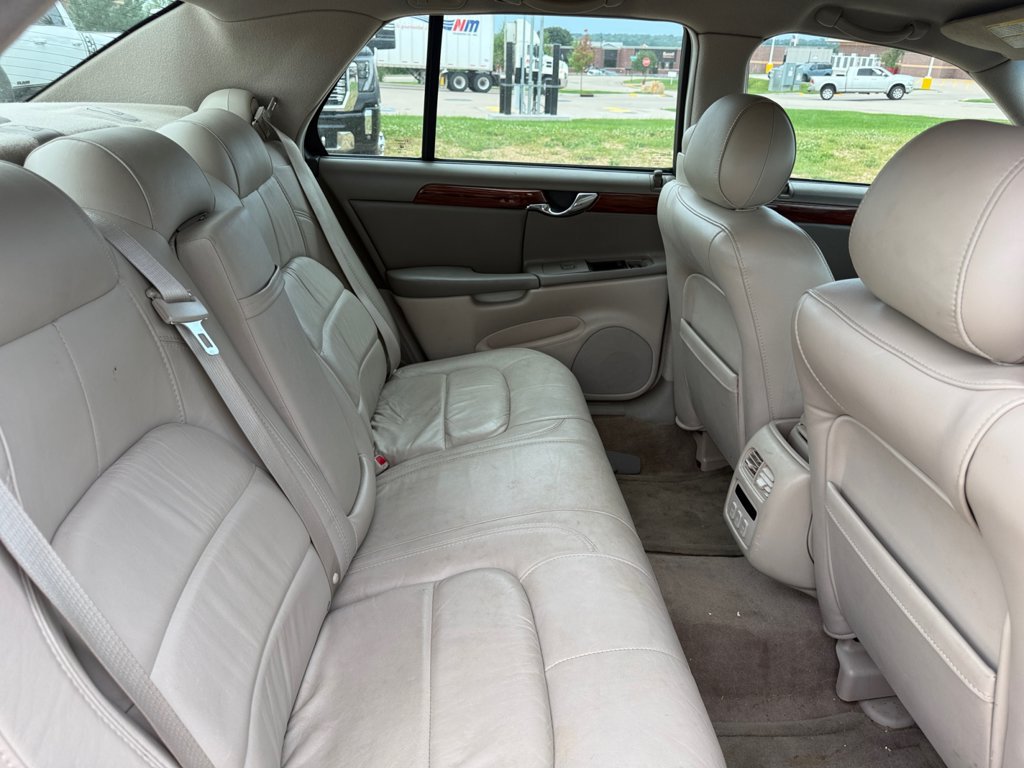 Used 2005 Cadillac De Ville FWD image 33