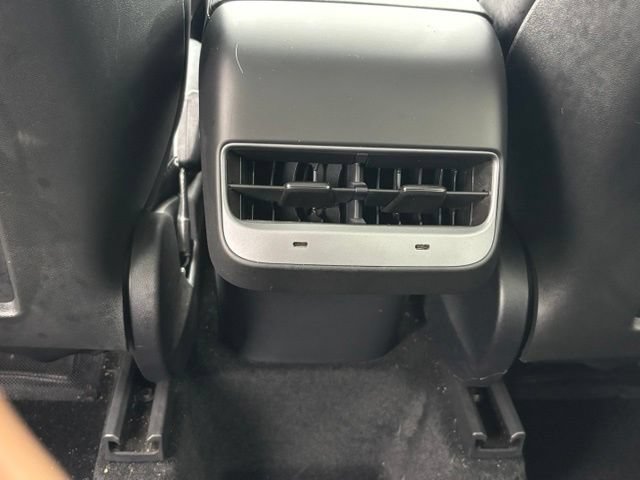 Used 2025 Tesla Model Y Long Range AWD/4WD image 25