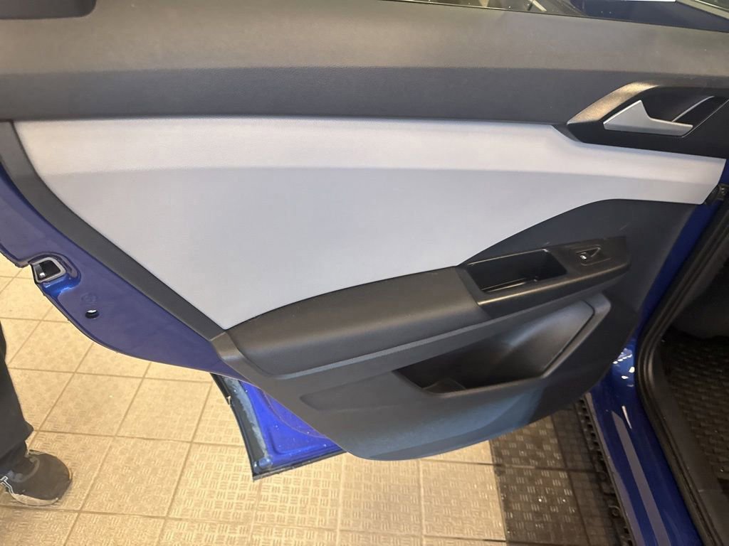 Used 2023 Volkswagen Taos SE image 19