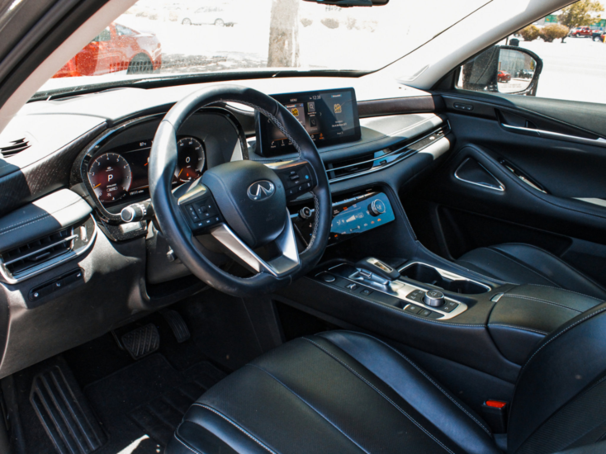 Used 2023 INFINITI QX60 Sensory w/ Vision Package AWD/4WD image 11
