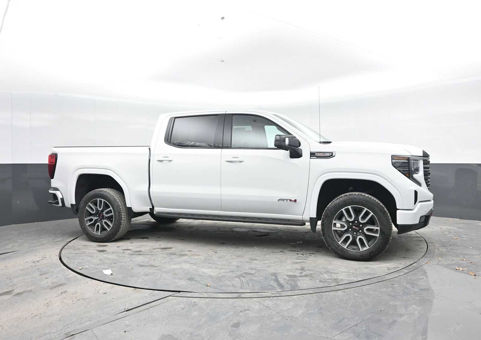 New 2026 GMC Sierra 1500 AT4 w/ AT4 Premium Package AWD/4WD image 6