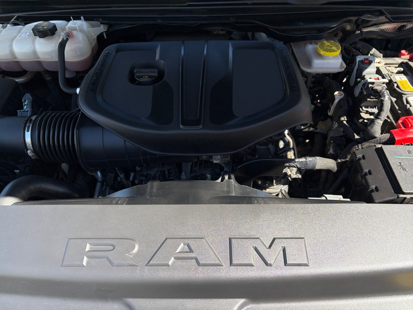 Used 2025 RAM 1500 Warlock AWD/4WD image 12