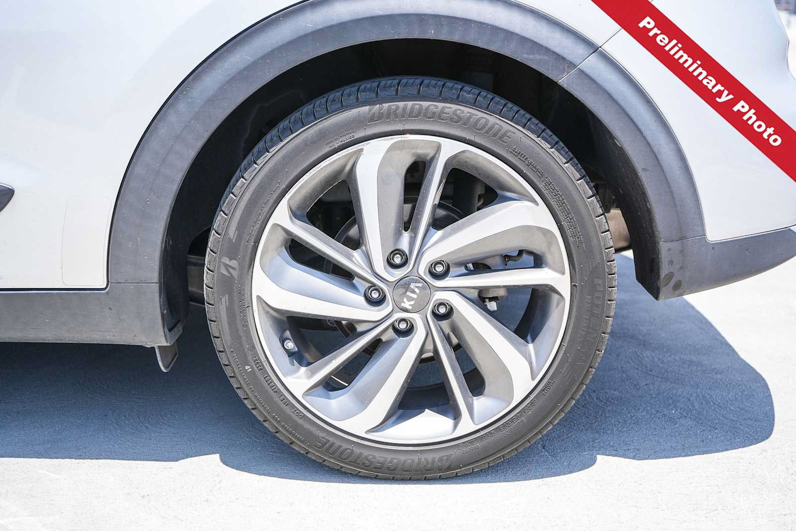 Used 2017 Kia Niro Touring w/ Advanced Technology Package FWD image 11