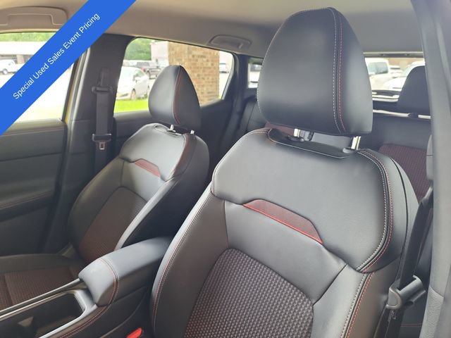 Used 2025 Nissan Kicks SR AWD/4WD image 11
