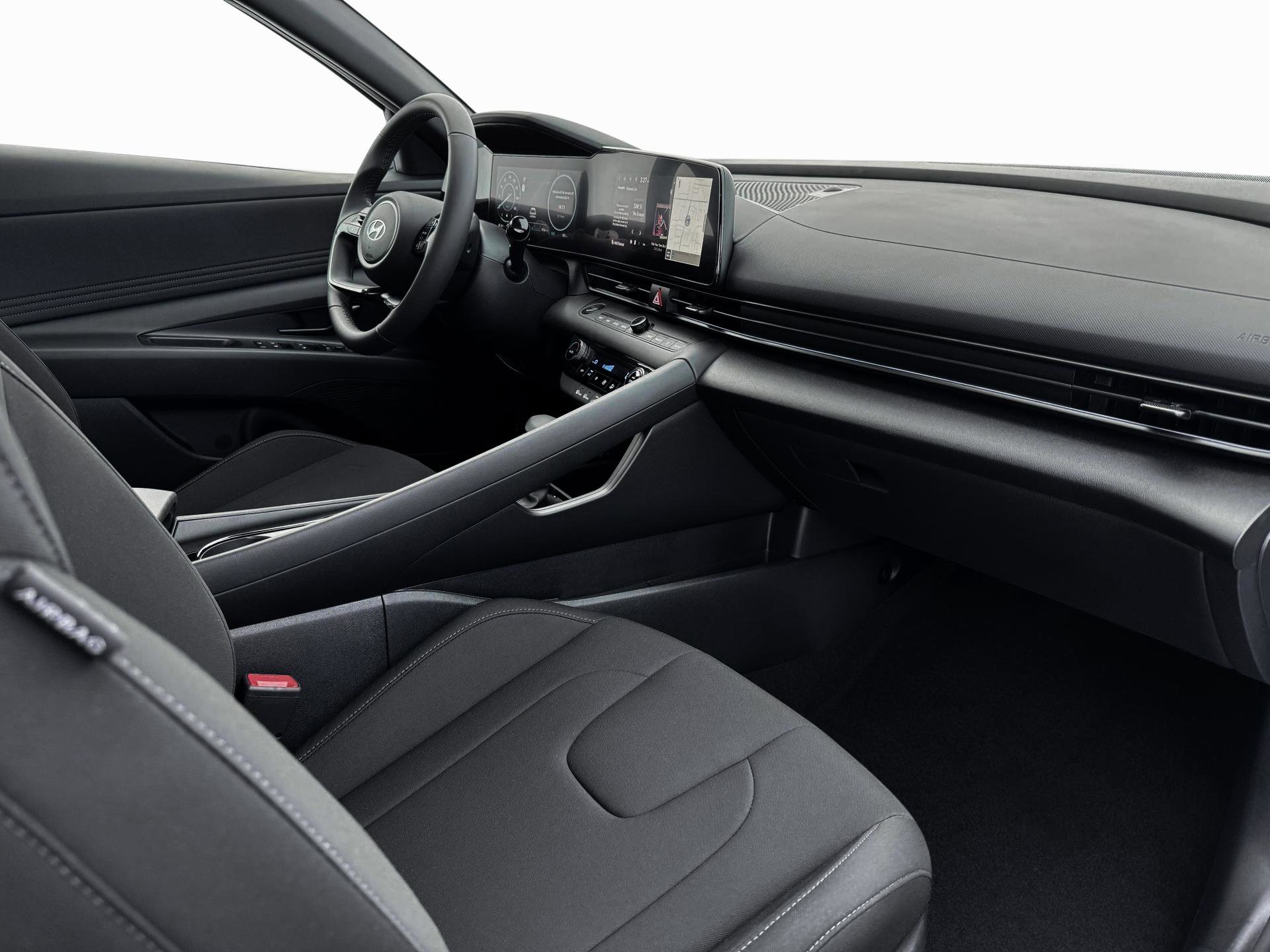 New 2025 Hyundai Elantra SEL image 15