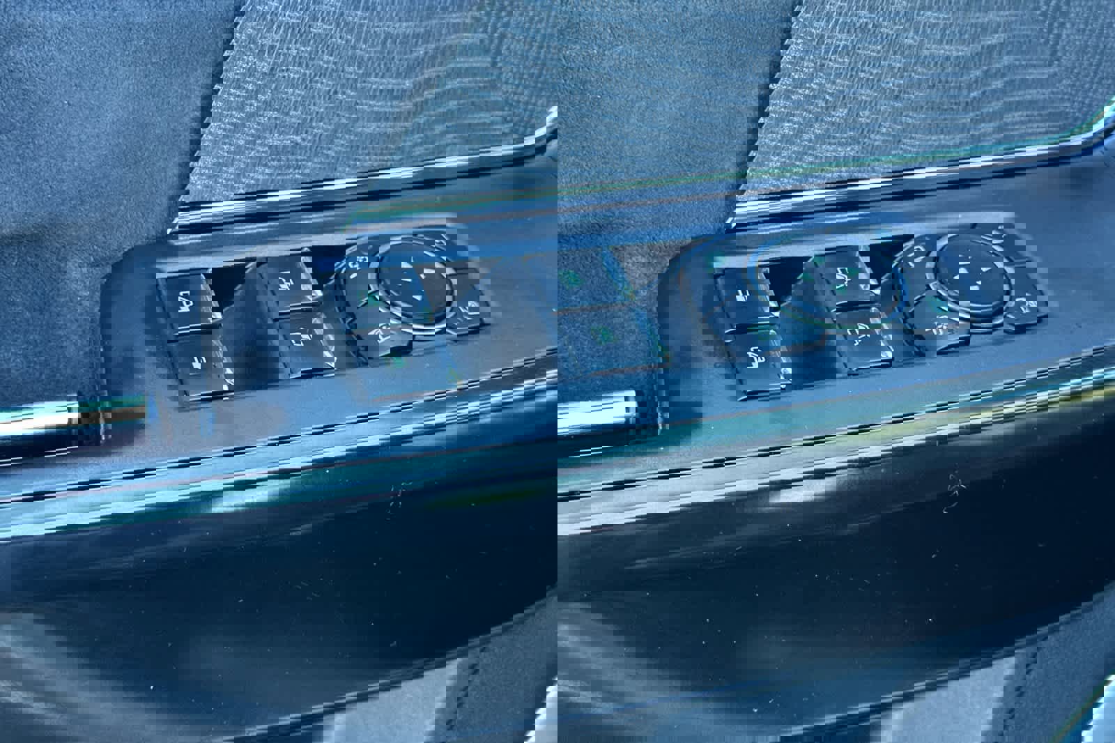 Certified 2022 Ford F150 Platinum w/ Equipment Group 701A High image 13