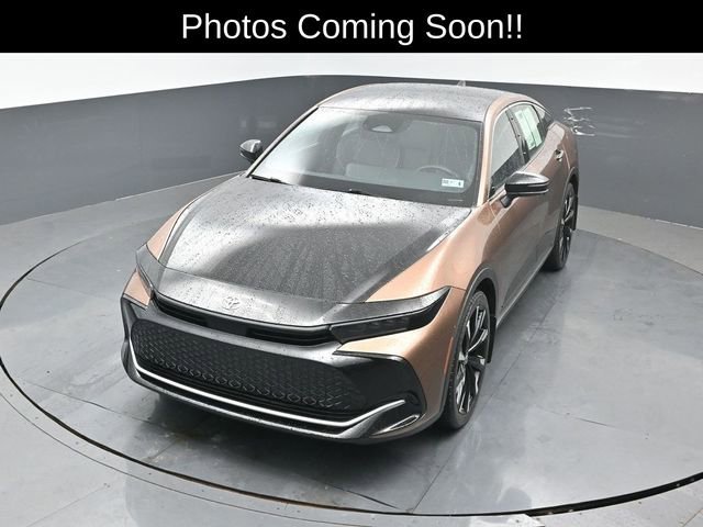 Used 2023 Toyota Crown Platinum AWD/4WD image 7