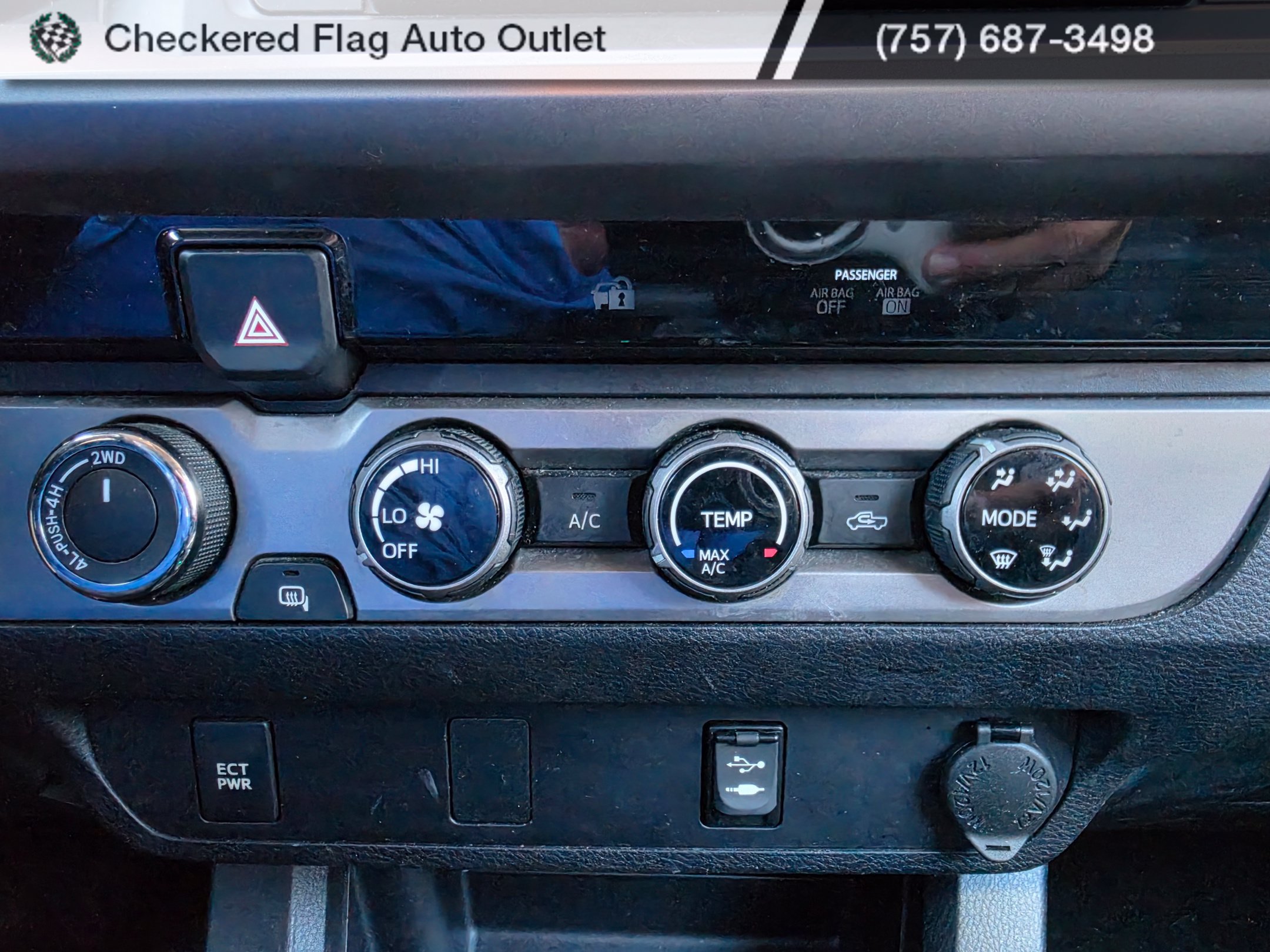 Used 2017 Toyota Tacoma SR5 w/ SR5 Appearance Package (SM) AWD/4WD image 18