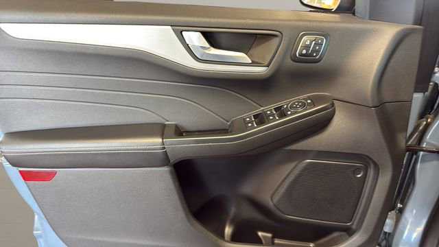 Used 2025 Ford Escape Platinum AWD/4WD image 12