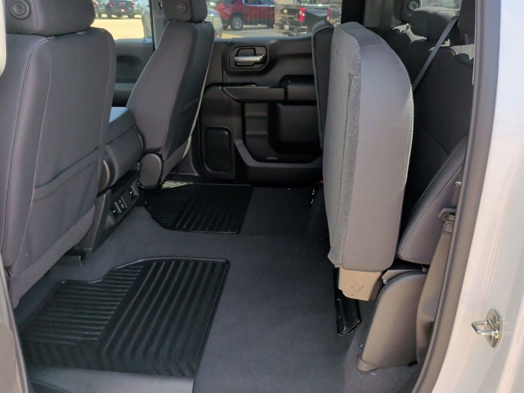 New 2026 Chevrolet Silverado 1500 Custom w/ LPO, Dark Essentials Package RWD image 31