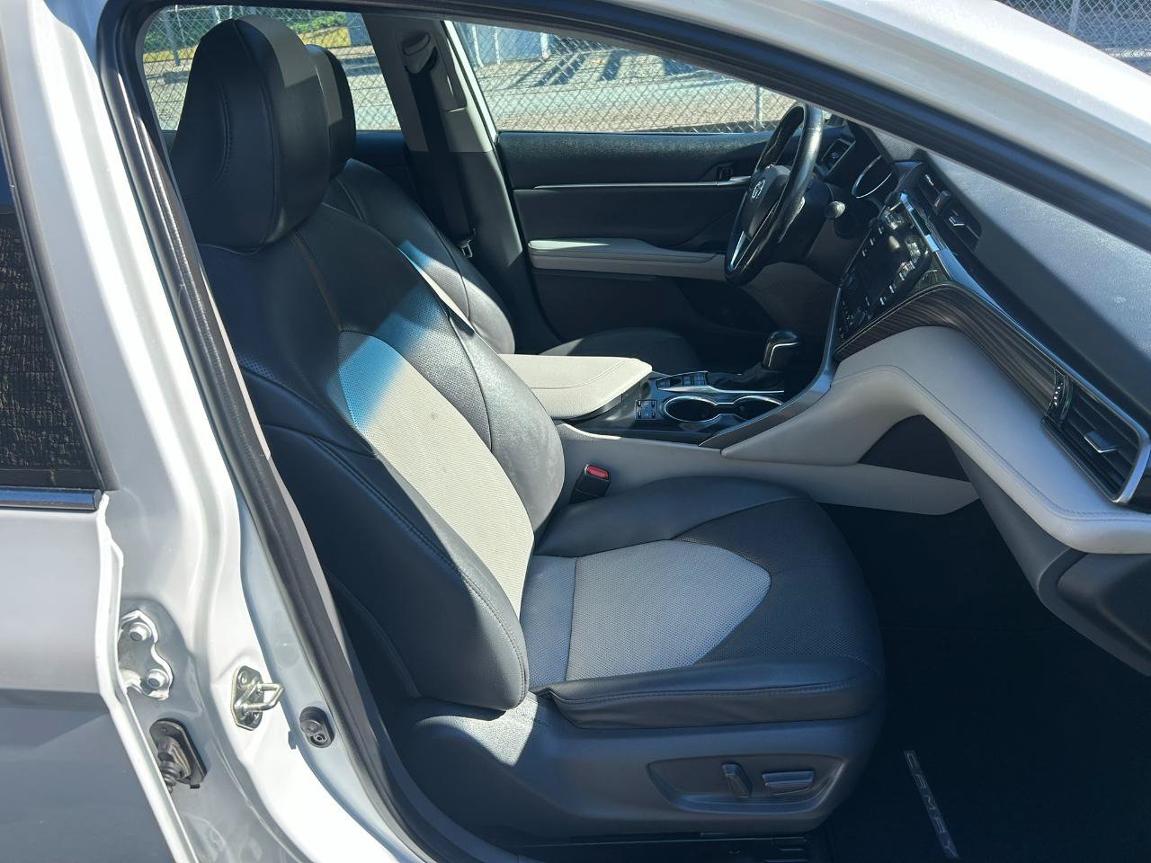 Used 2020 Toyota Camry XLE w/ Driver Assist Package FWD image 16