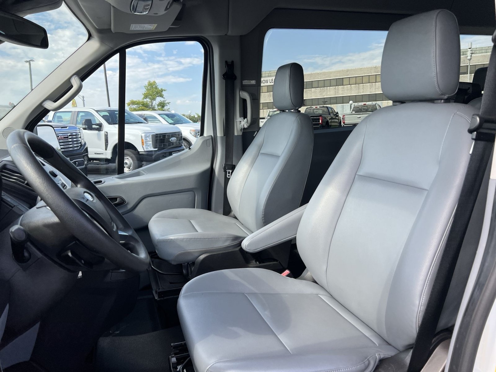 Used 2017 Ford Transit 350 XL RWD image 13