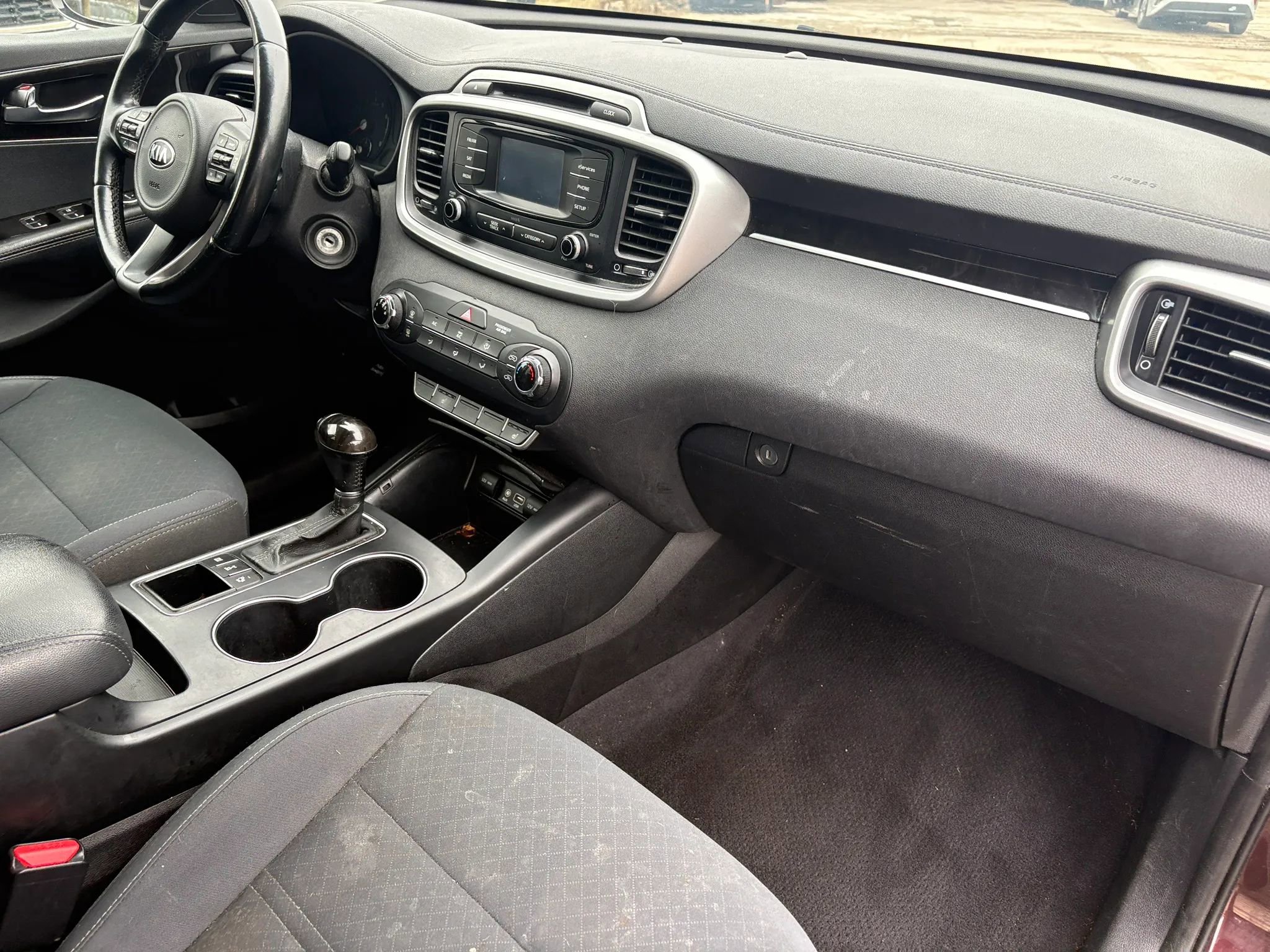 Used 2016 Kia Sorento LX w/ LX Convenience Package image 21