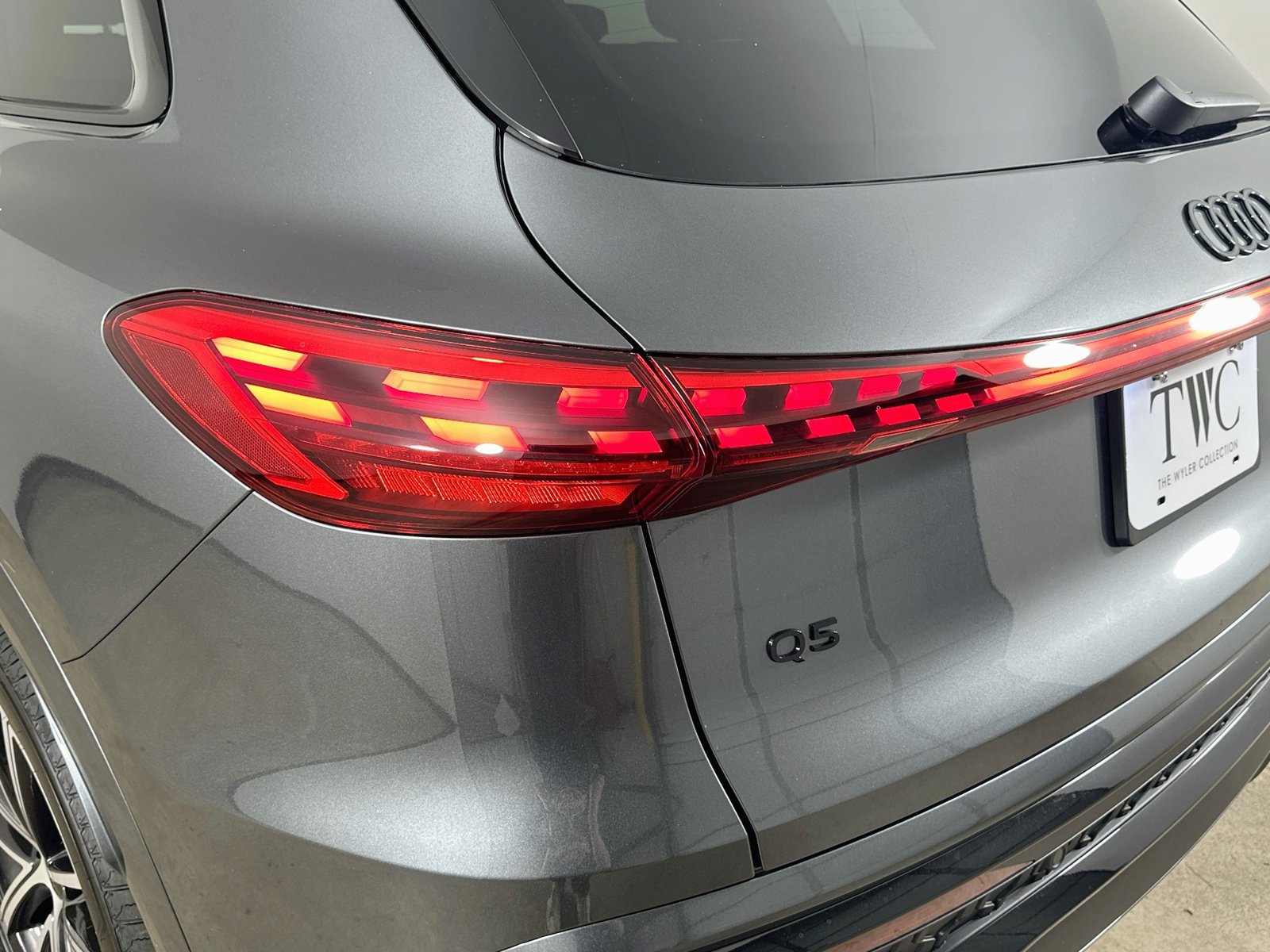 New 2026 Audi Q5 Premium Plus AWD/4WD image 12