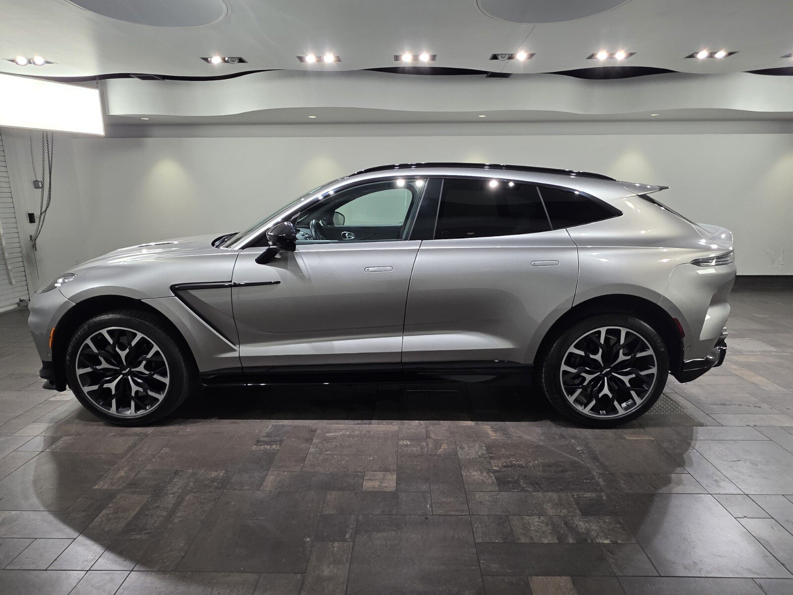 Used 2023 Aston Martin DBX 707 AWD/4WD image 23