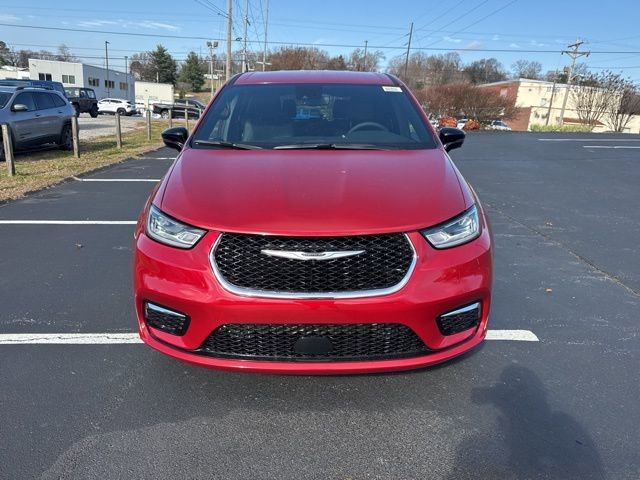 New 2026 Chrysler Pacifica Select image 2