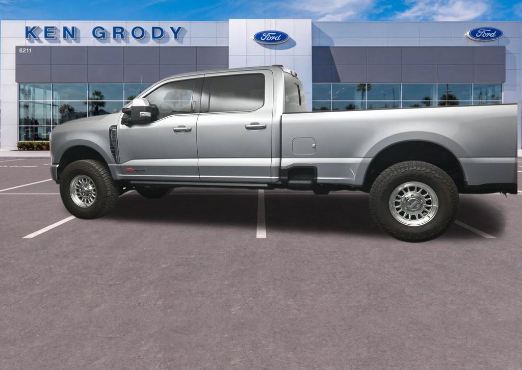 Used 2023 Ford F350 Platinum AWD/4WD image 3