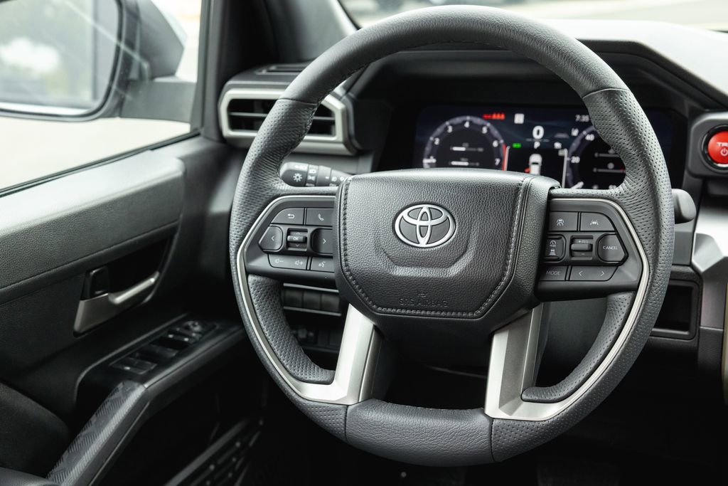 Certified 2025 Toyota Tacoma TRD Off-Road AWD/4WD image 27