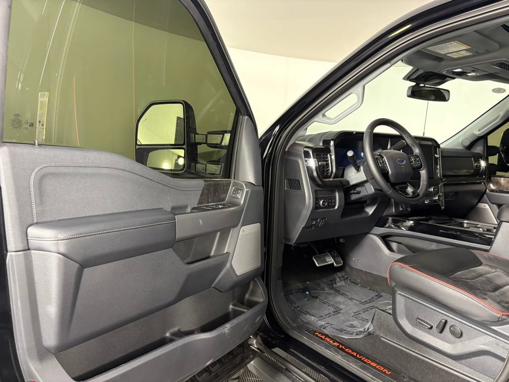 Used 2026 Ford F250 Lariat w/ Black Appearance Package AWD/4WD image 12