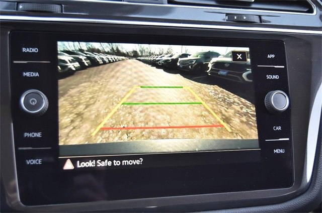 Certified 2022 Volkswagen Tiguan SE w/ Panoramic Sunroof Package image 13