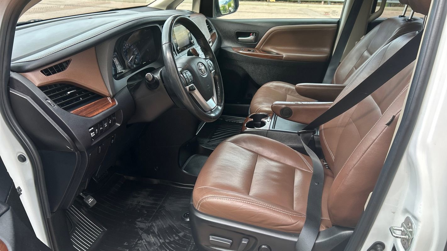 Used 2018 Toyota Sienna Limited Premium w/ Carpet Mat Package AWD/4WD image 9