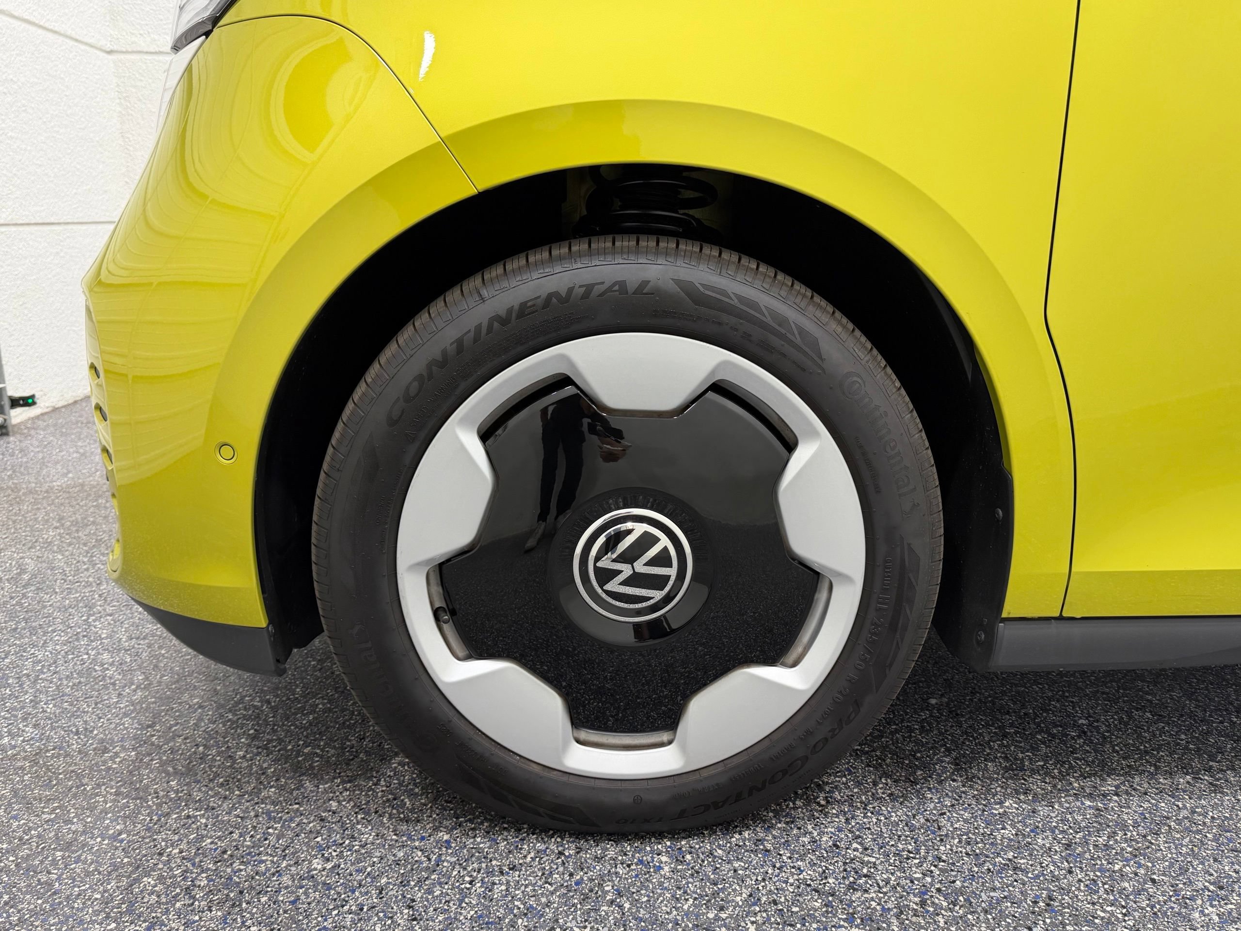 New 2025 Volkswagen ID. Buzz Pro S Plus AWD/4WD image 11