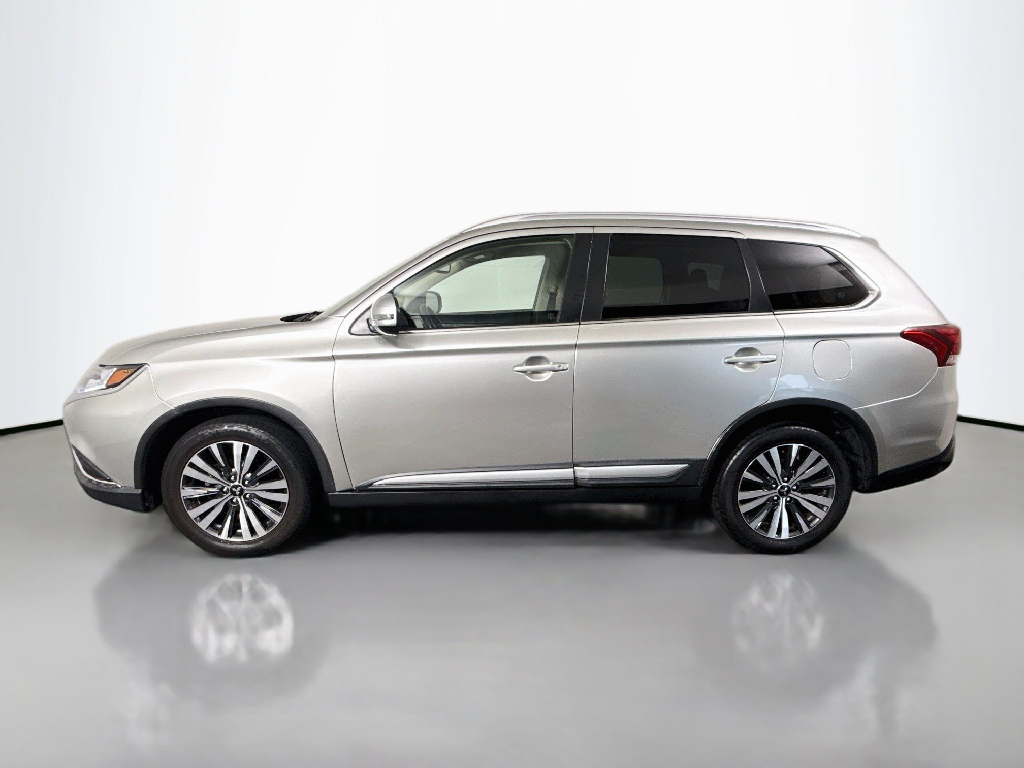 Used 2020 Mitsubishi Outlander LE FWD image 6