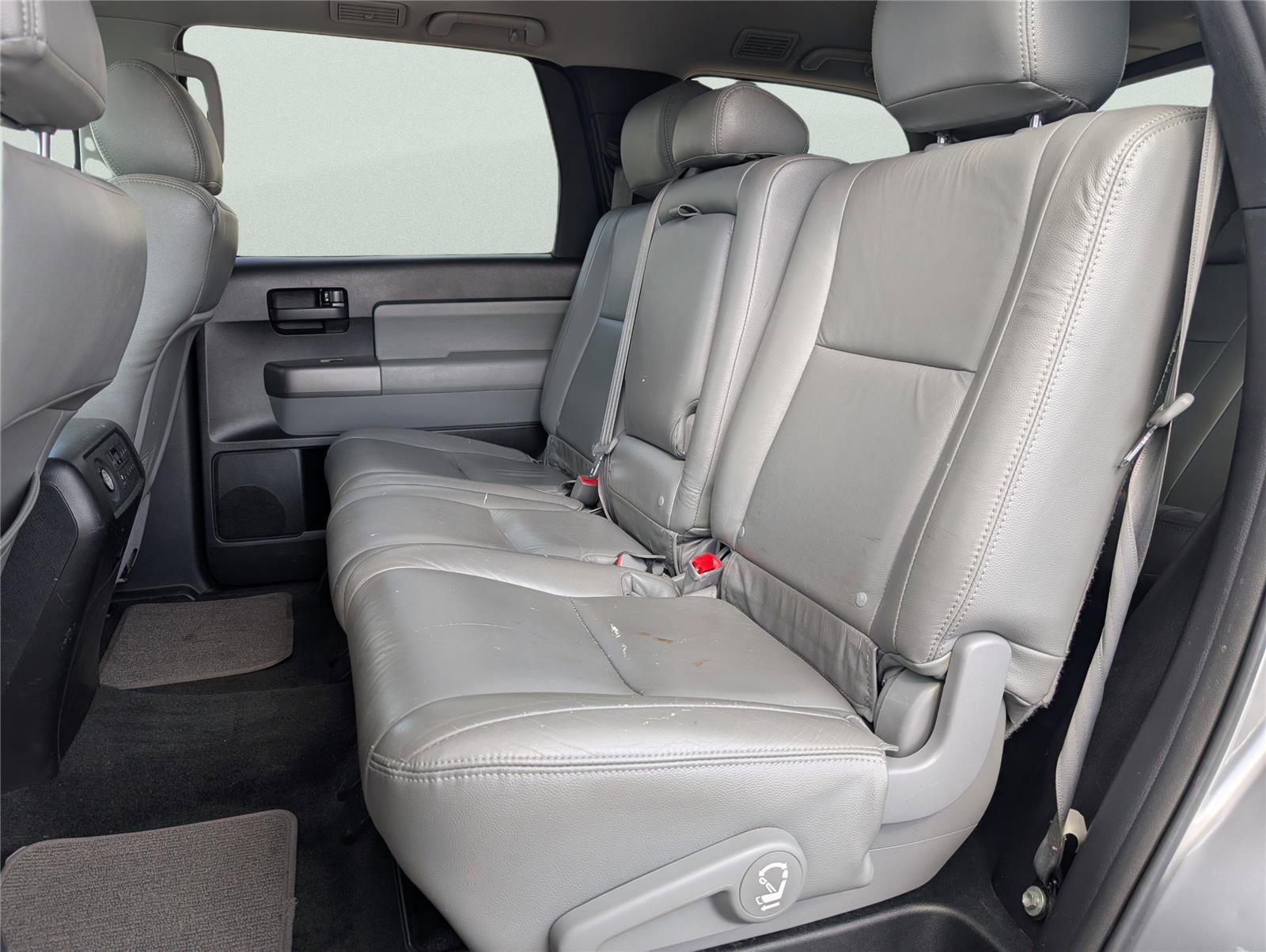 Used 2013 Toyota Sequoia SR5 image 24