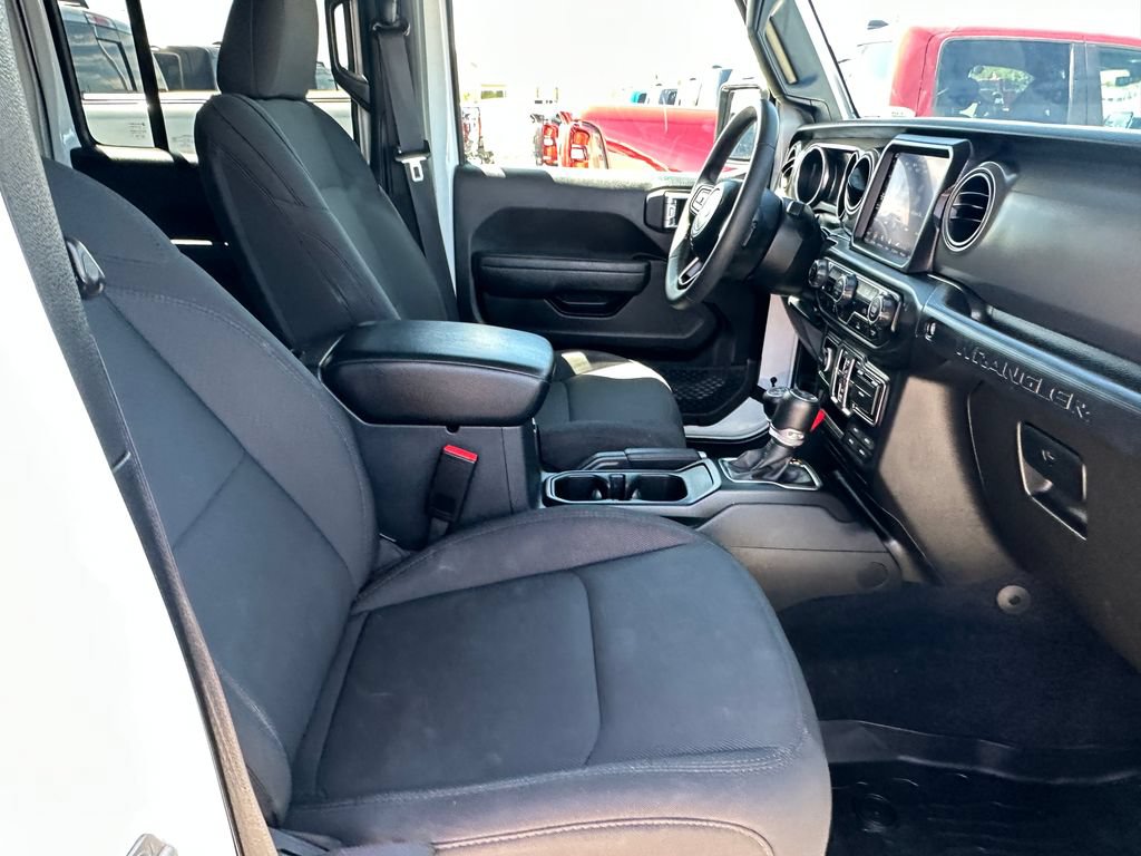 Certified 2023 Jeep Wrangler Unlimited w/ Sun & Screen Package AWD/4WD image 16