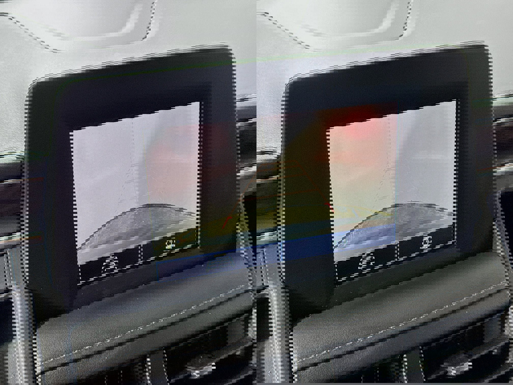 Used 2022 Chevrolet Suburban LS image 3