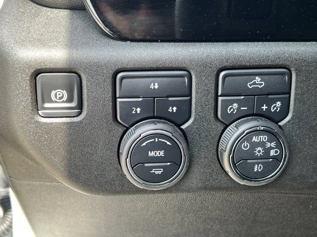 Used 2025 Chevrolet Silverado 2500 LT image 30