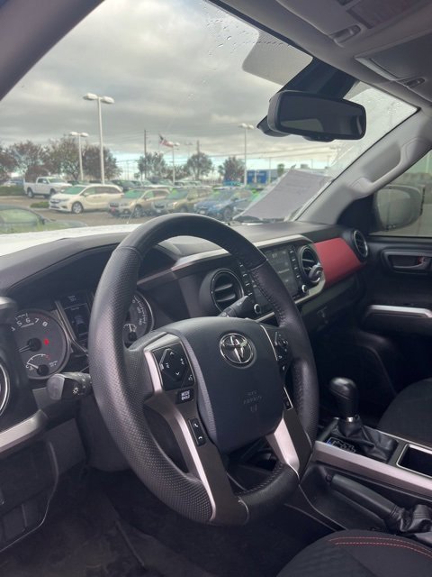 Used 2020 Toyota Tacoma SR image 15