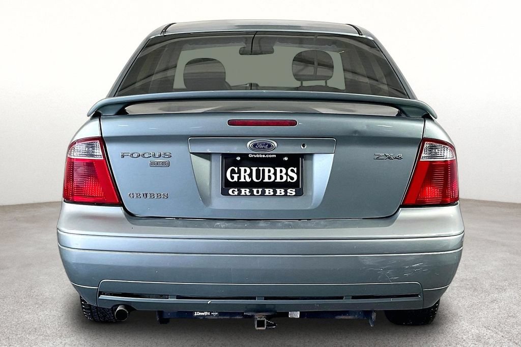 Used 2005 Ford Focus ZX4 Sedan FWD image 5