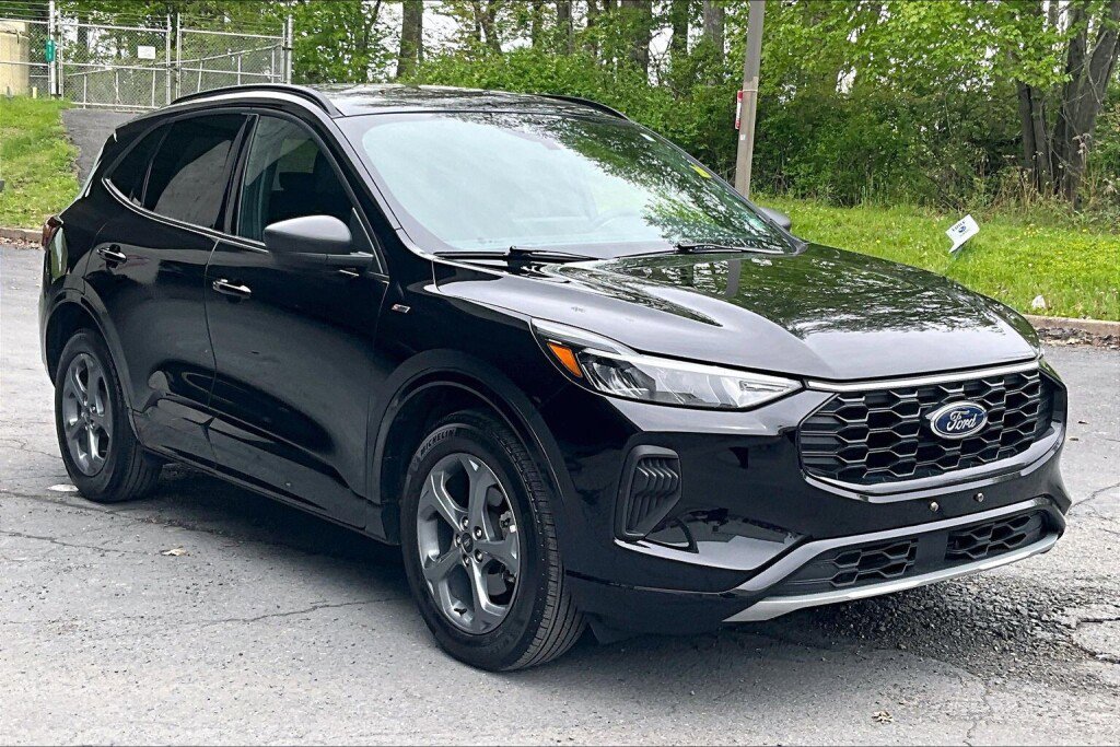 Used 2023 Ford Escape ST-Line w/ Tech Pack #1 AWD/4WD image 19